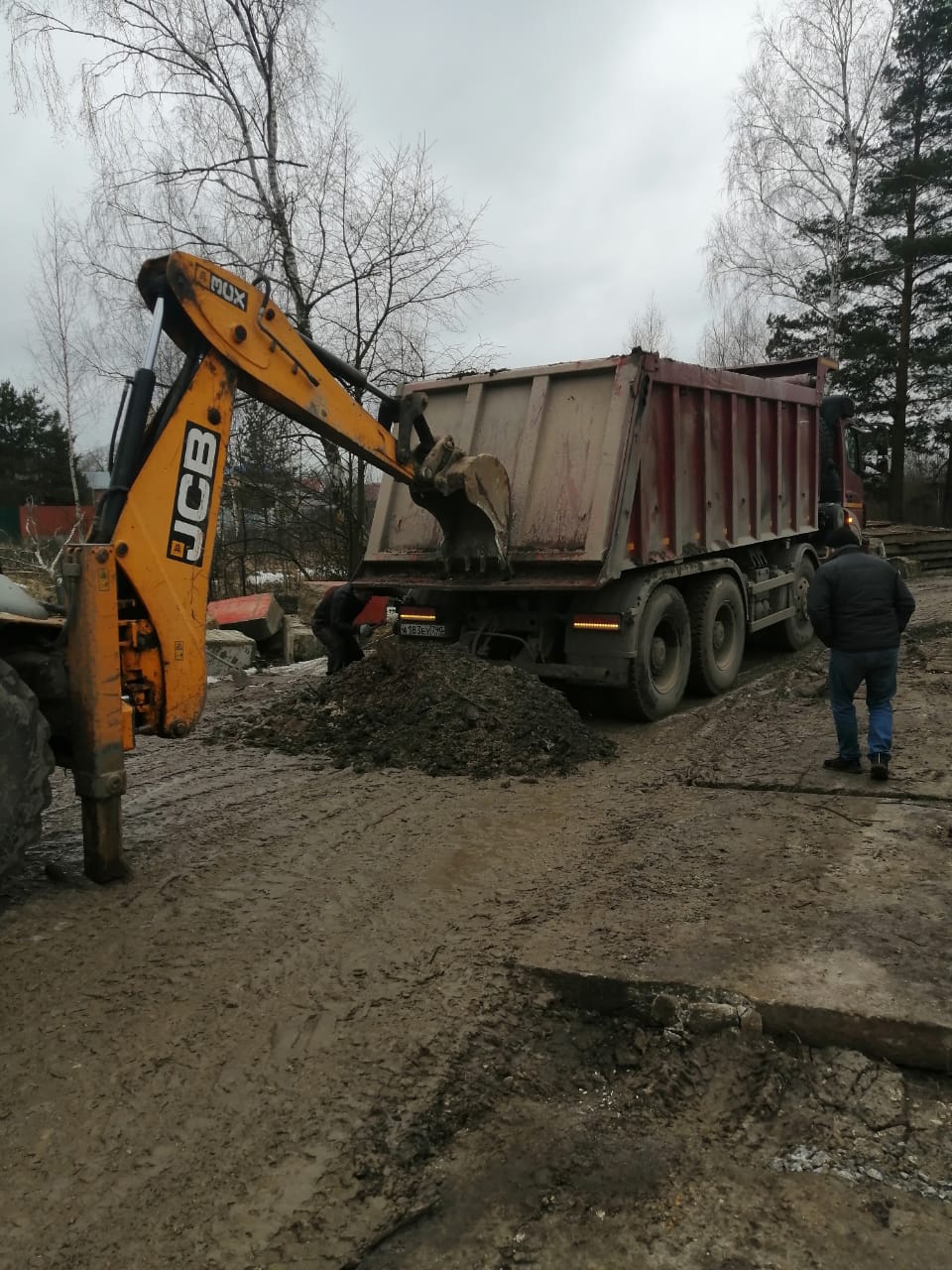 Вывоз грунта с погрузкой